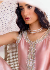Sara Rohale Asghar – Ayda (Pink)